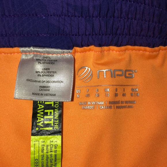 MPG Women’s Volleyball/Running Shorts Size Medium - Picture 3 of 4